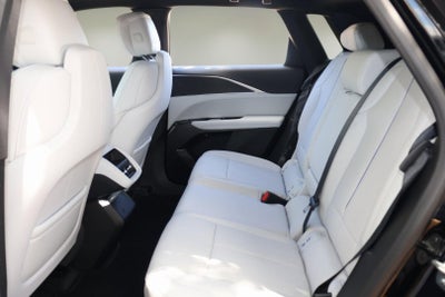 2025 Cadillac LYRIQ Luxury 1