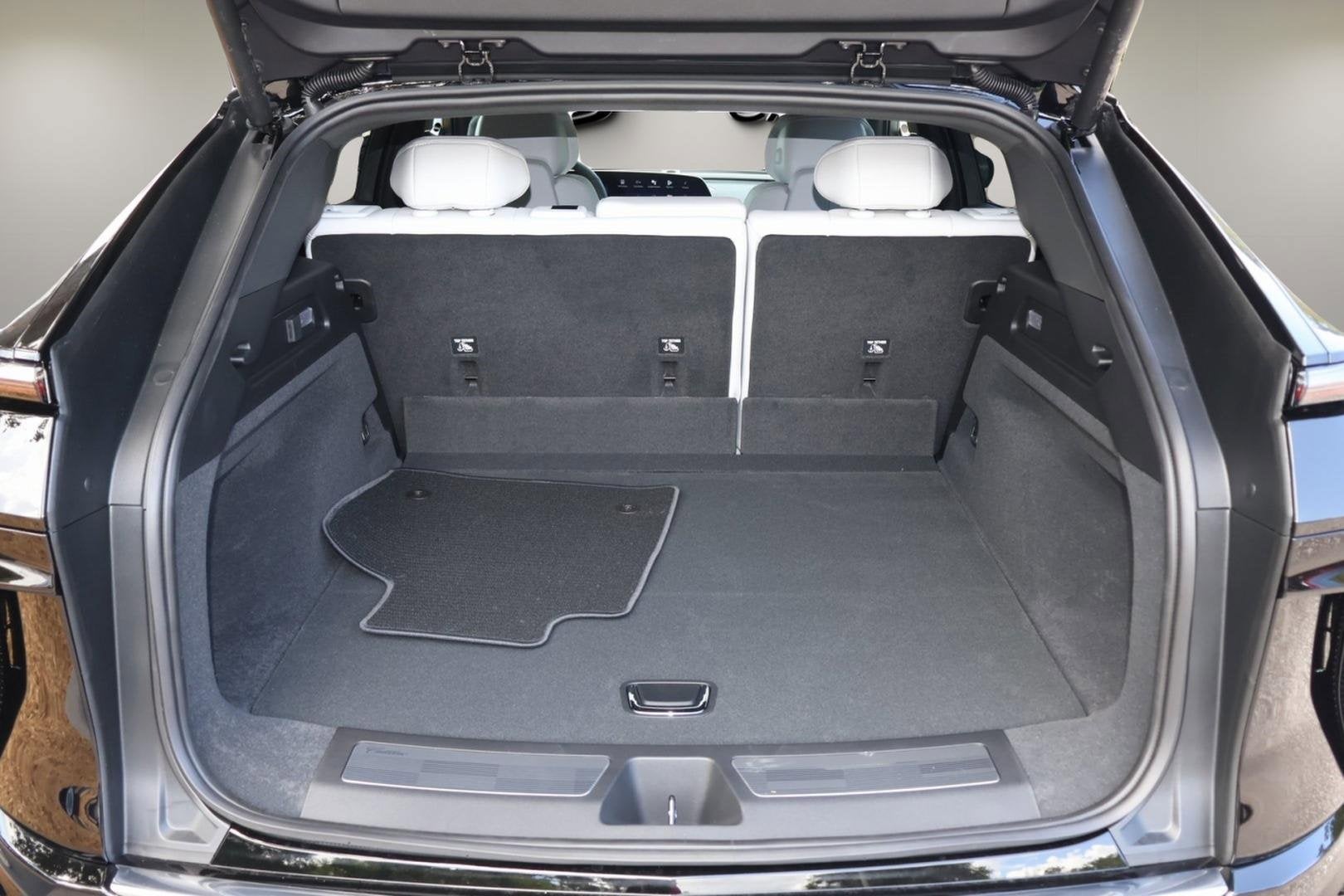 2025 Cadillac LYRIQ Luxury 1