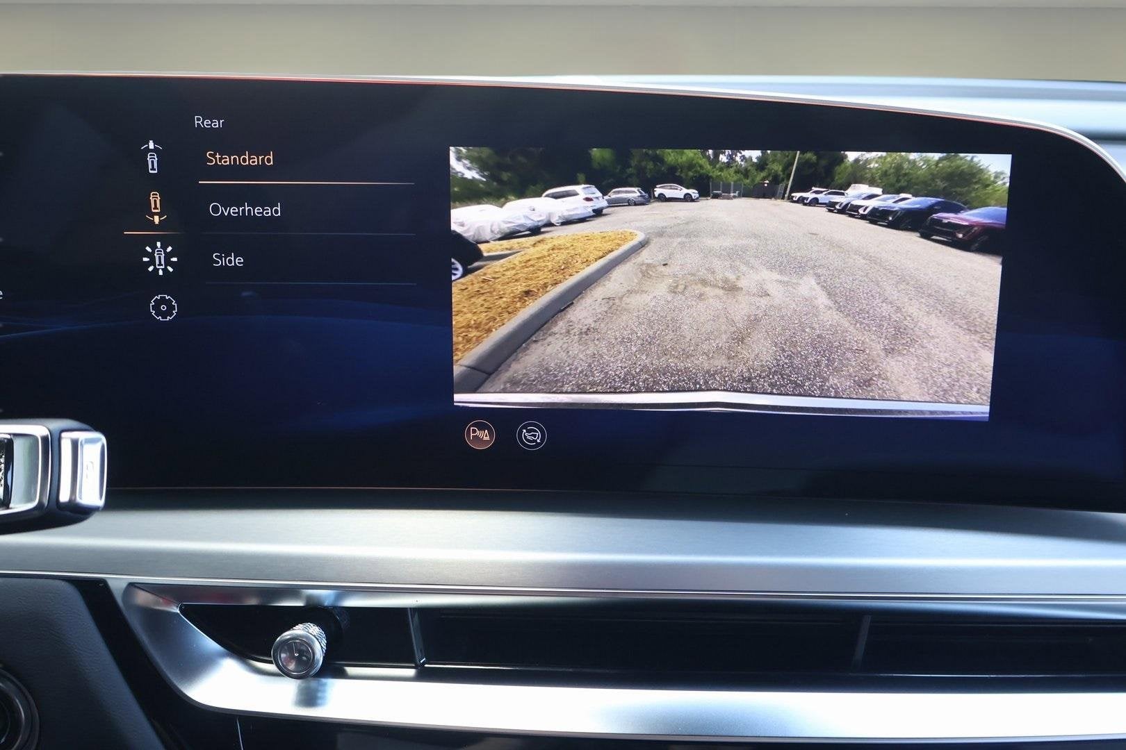 2025 Cadillac LYRIQ Luxury 1