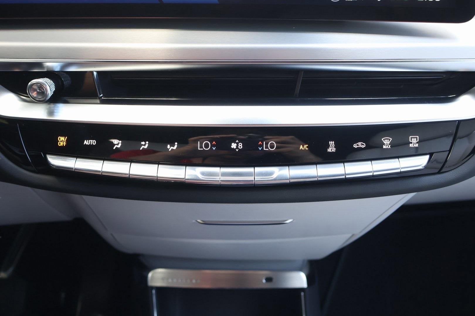 2025 Cadillac LYRIQ Luxury 1