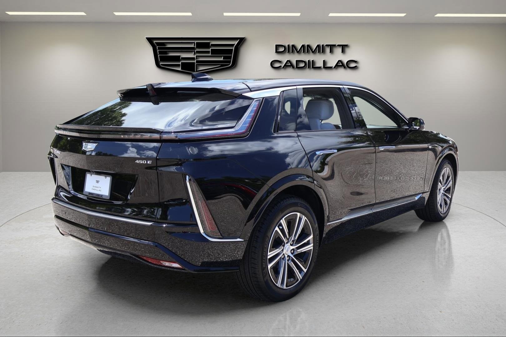 2025 Cadillac LYRIQ Luxury 1