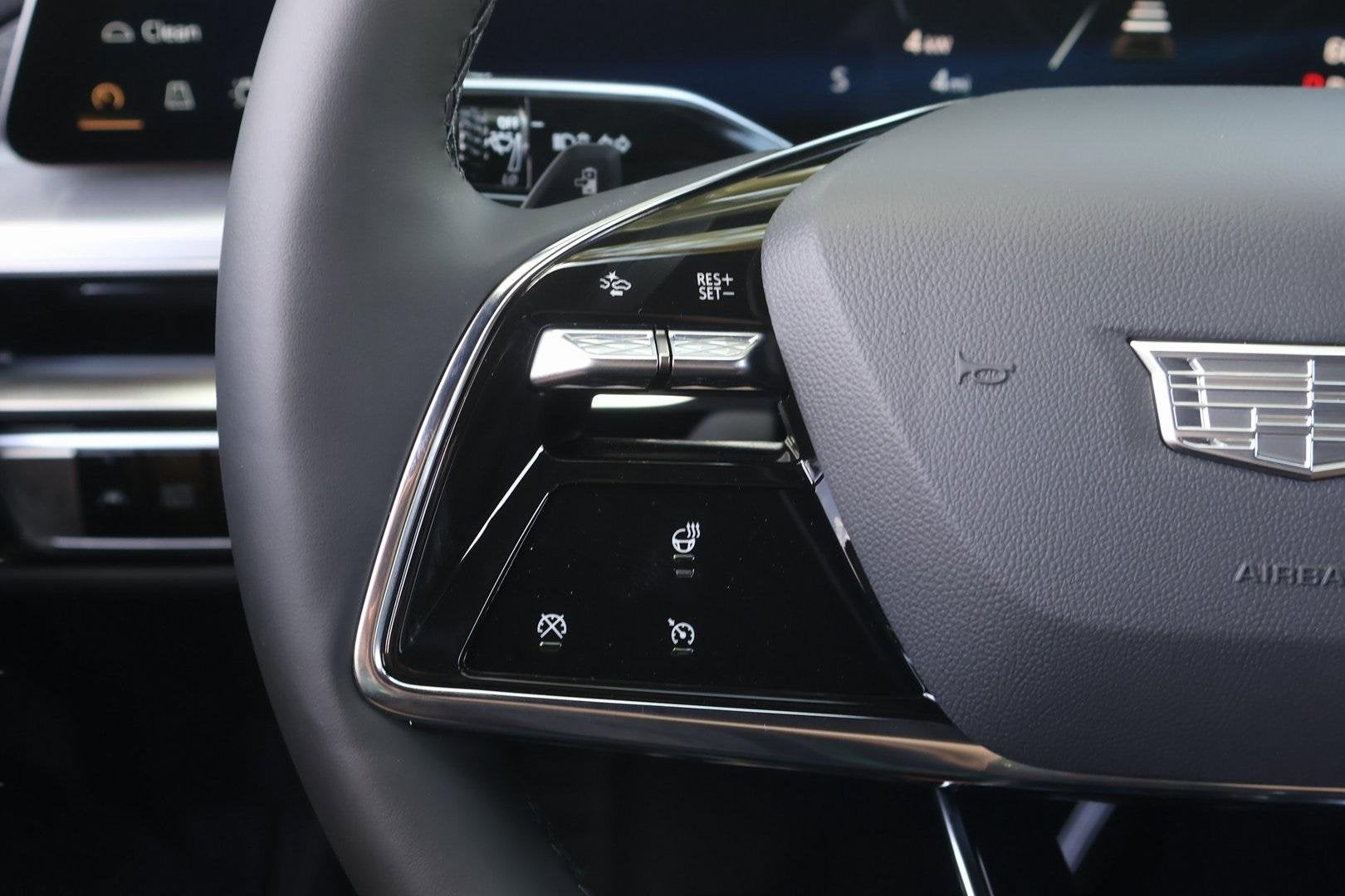 2025 Cadillac LYRIQ Luxury 1