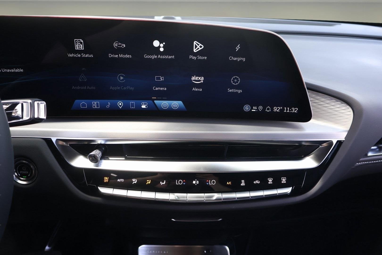 2025 Cadillac LYRIQ Luxury 1