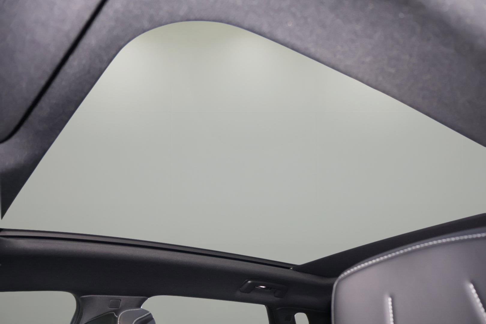 2025 Cadillac LYRIQ Luxury 1