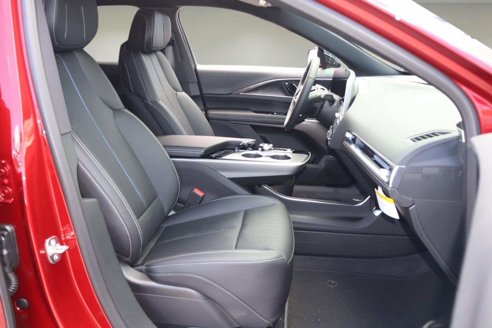 2025 Cadillac LYRIQ Luxury 1