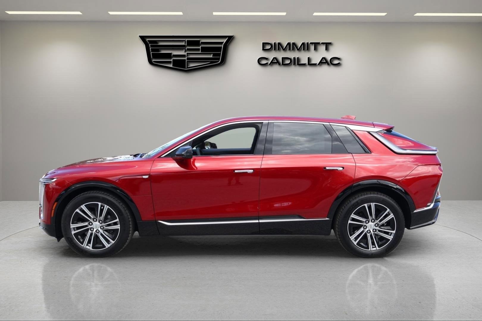 2025 Cadillac LYRIQ Luxury 1