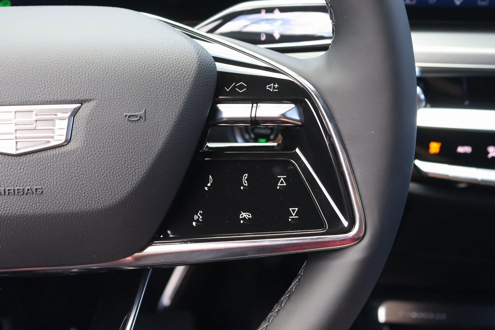 2025 Cadillac LYRIQ Luxury 1