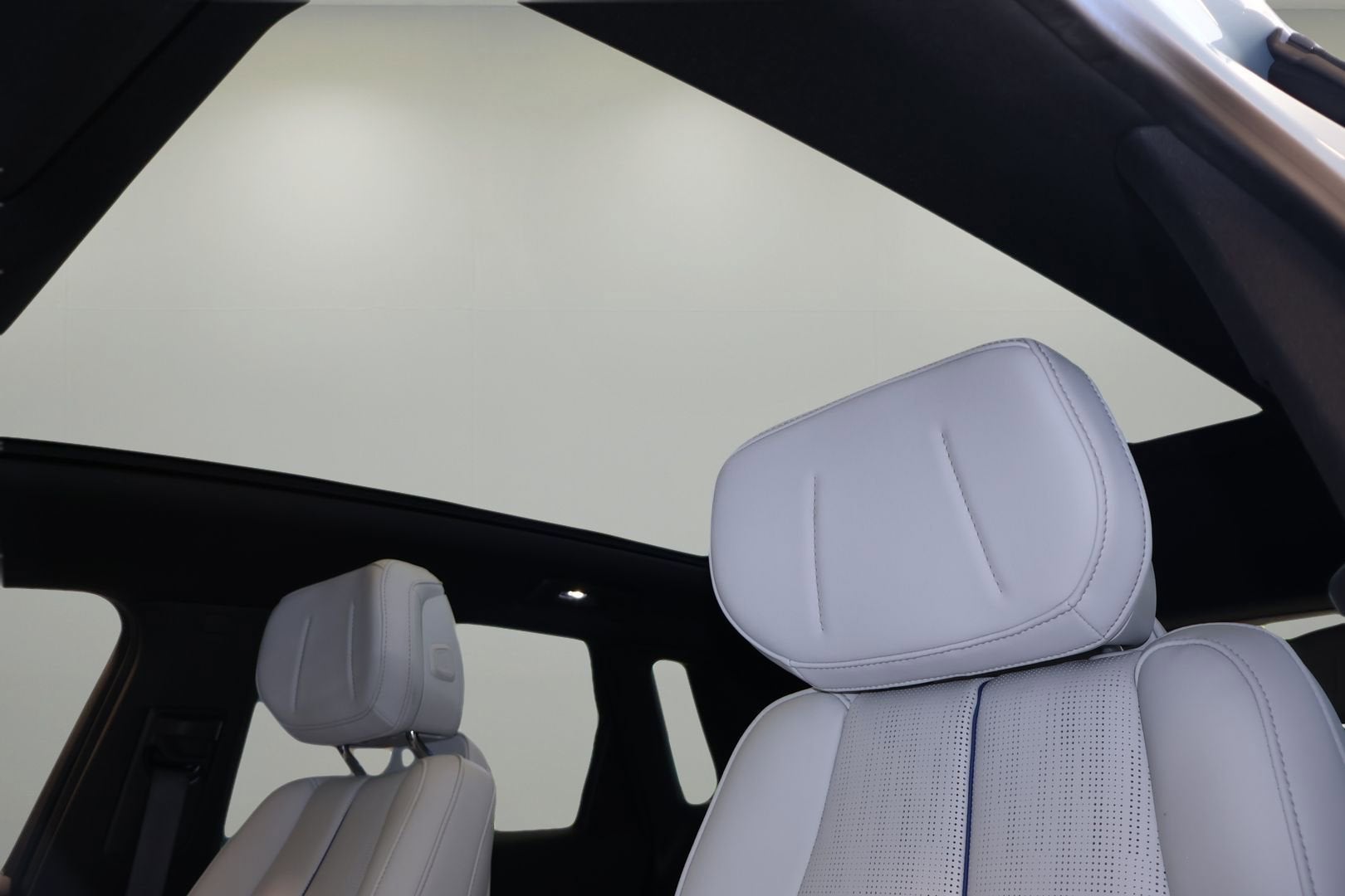 2024 Cadillac LYRIQ Sport 1