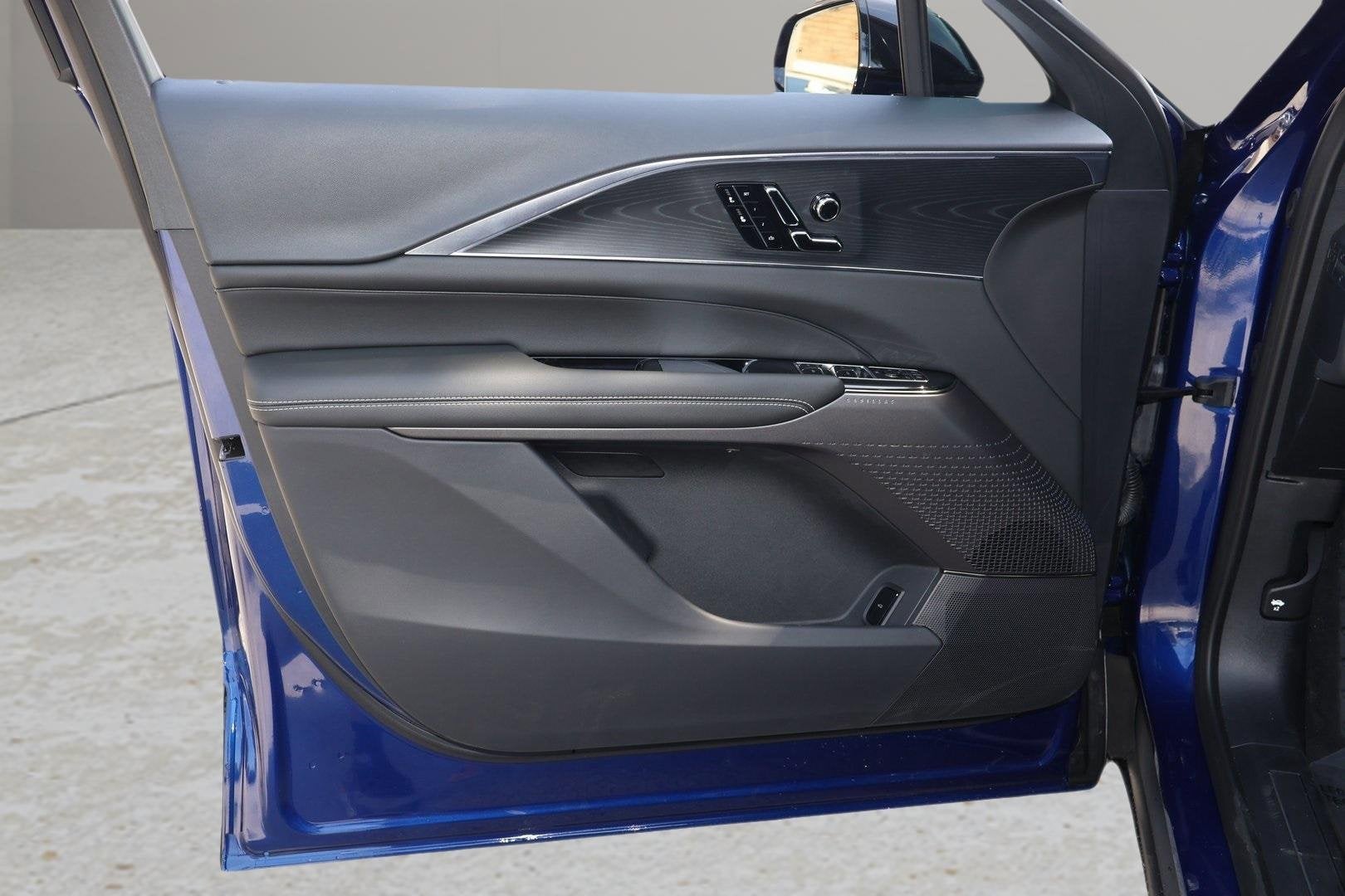 2025 Cadillac LYRIQ Sport 1