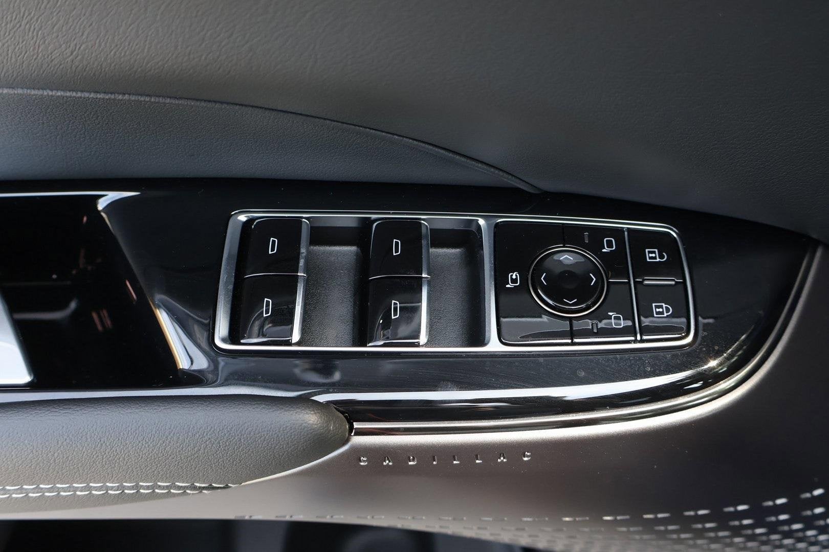 2025 Cadillac LYRIQ Sport 1