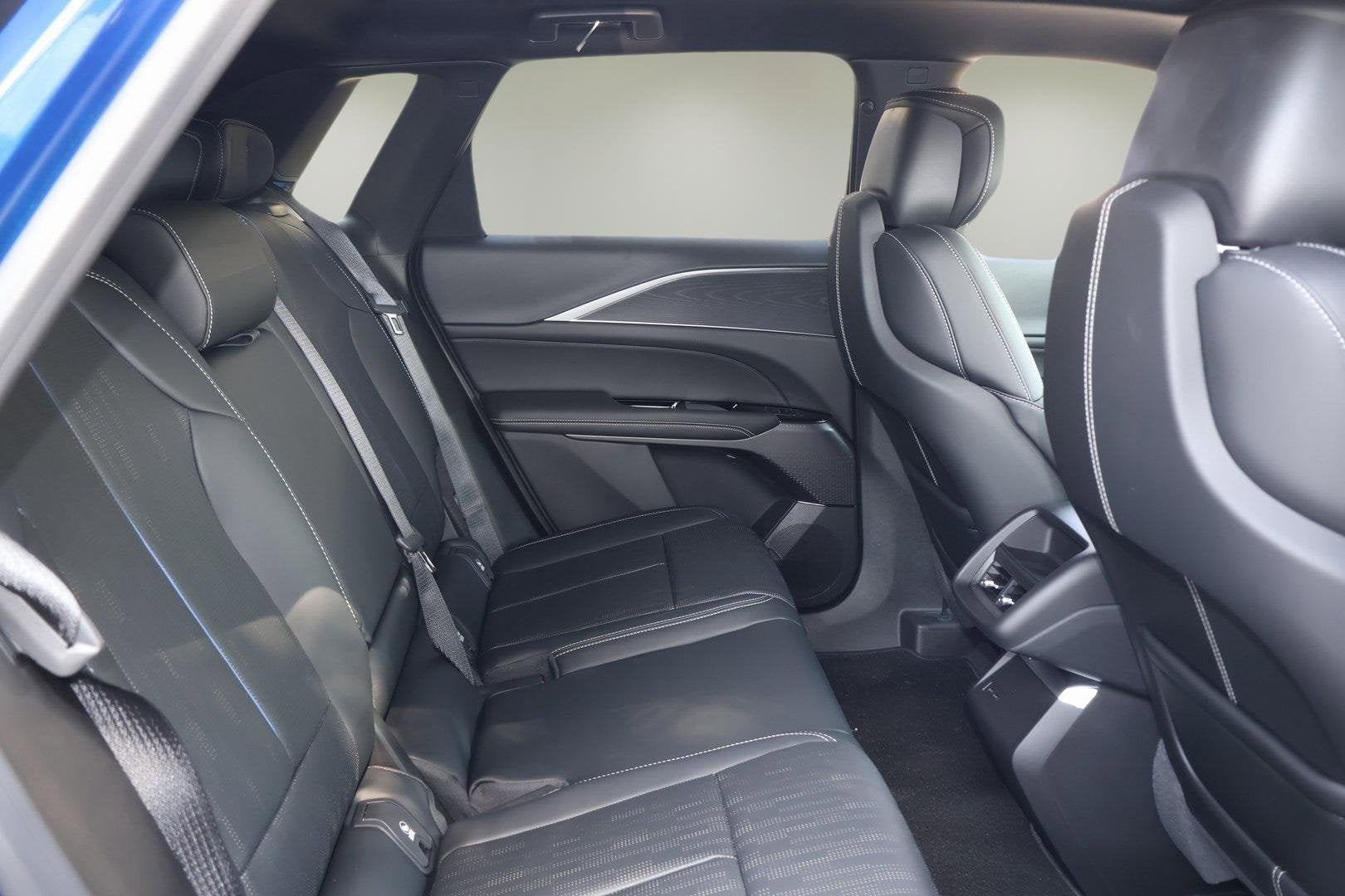 2025 Cadillac LYRIQ Sport 1