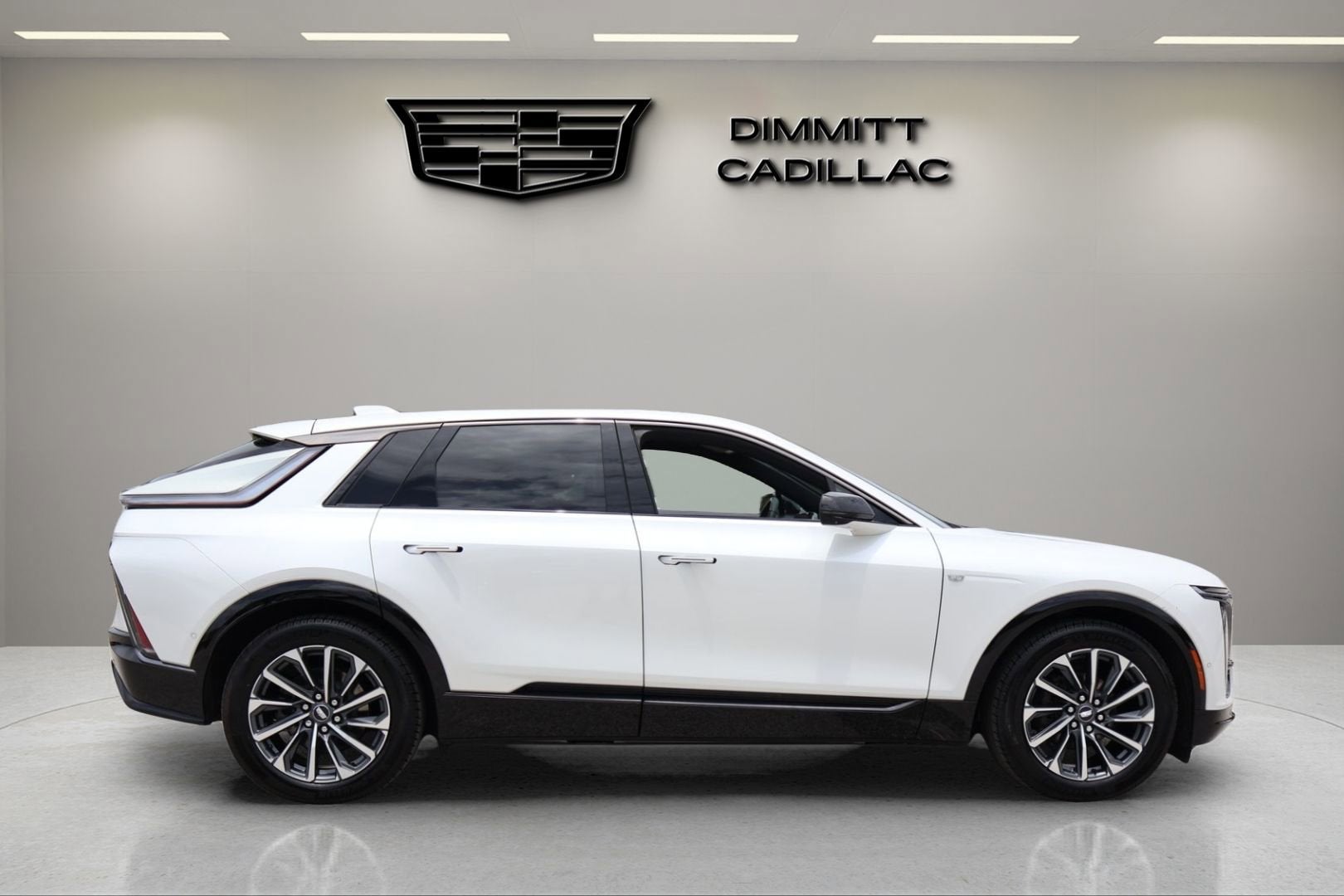 2024 Cadillac LYRIQ Sport 2