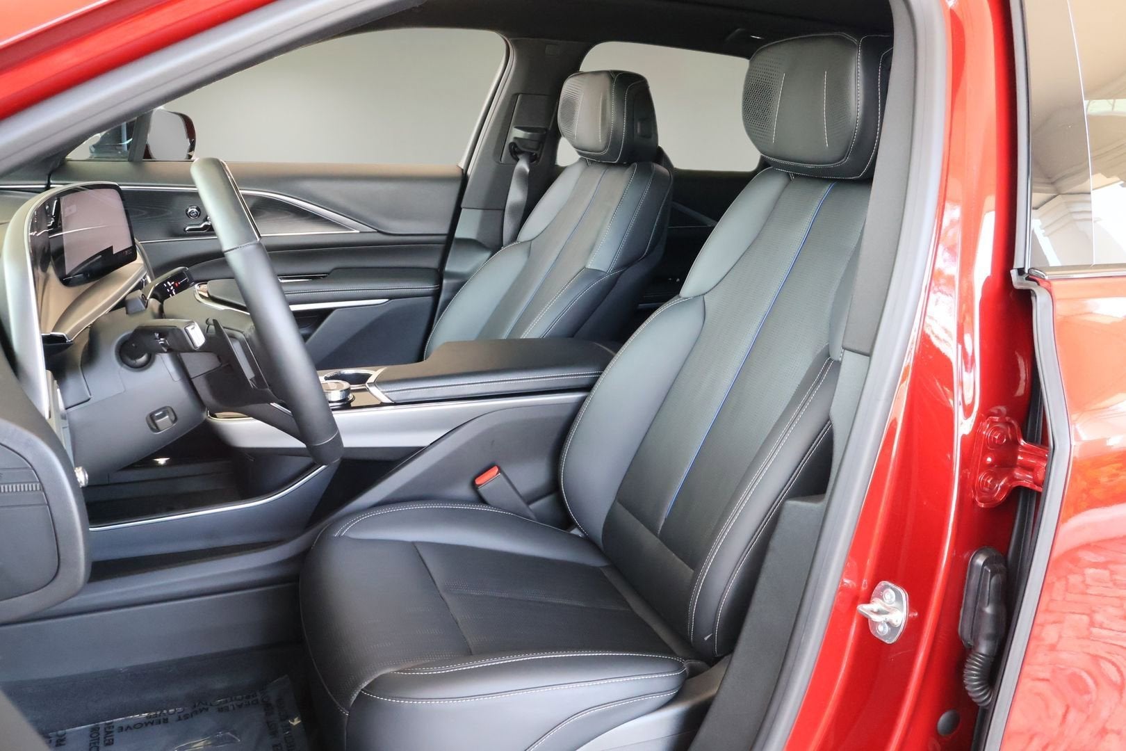 2024 Cadillac LYRIQ Sport 2