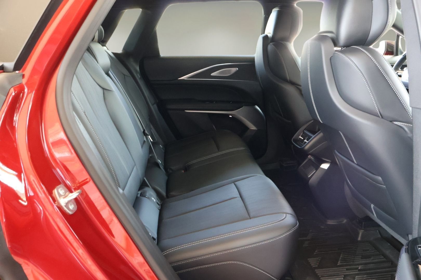 2024 Cadillac LYRIQ Sport 2