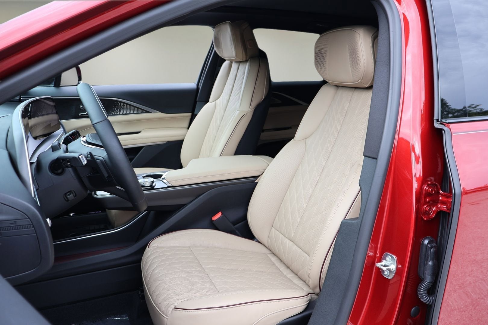 2024 Cadillac LYRIQ Sport 3