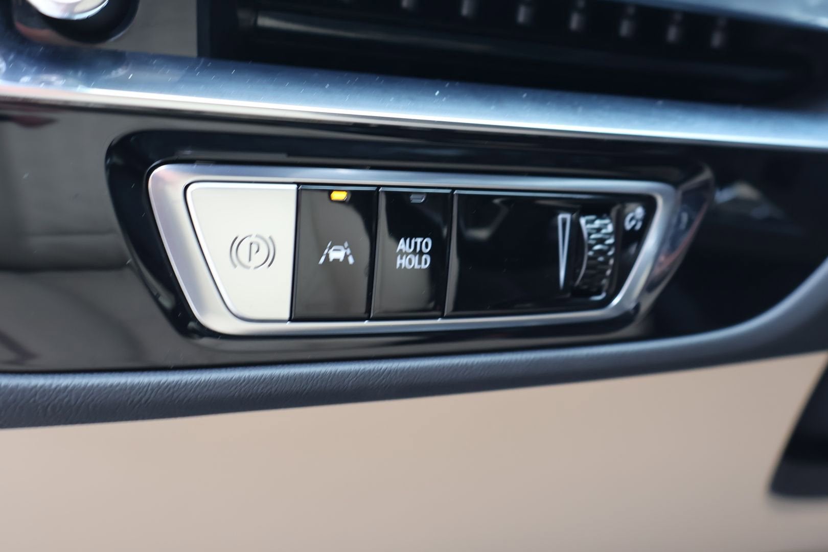 2024 Cadillac LYRIQ Sport 3