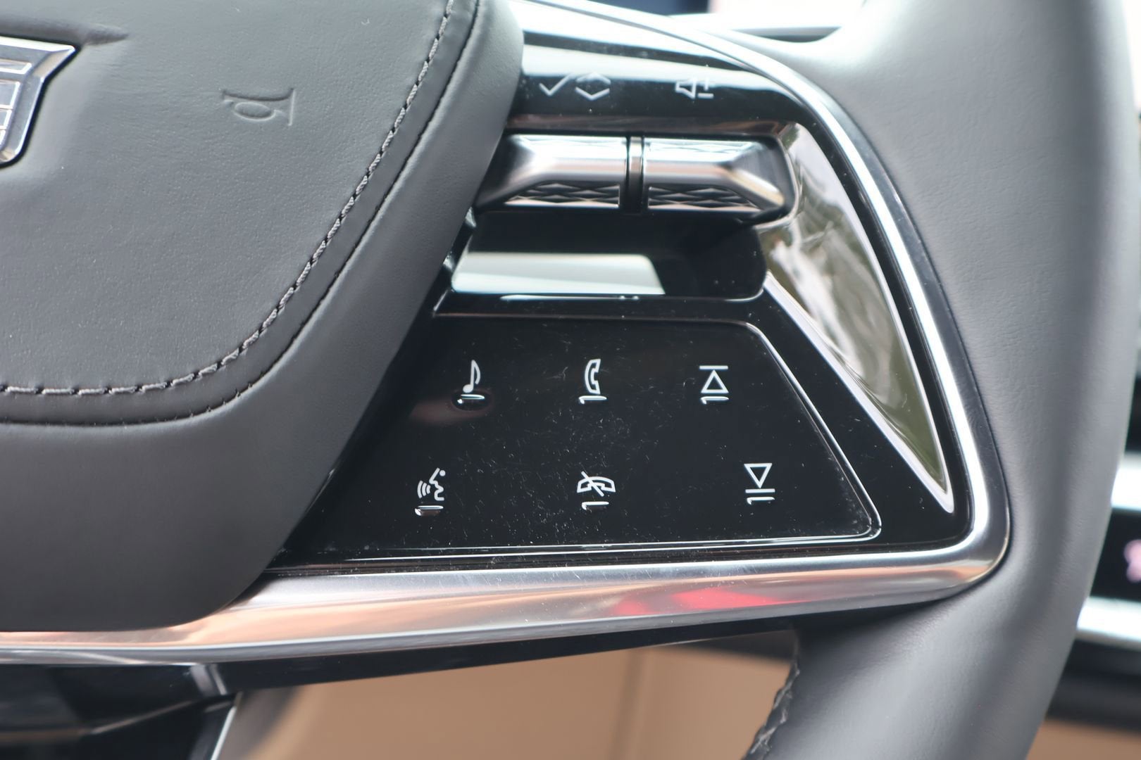 2024 Cadillac LYRIQ Sport 3