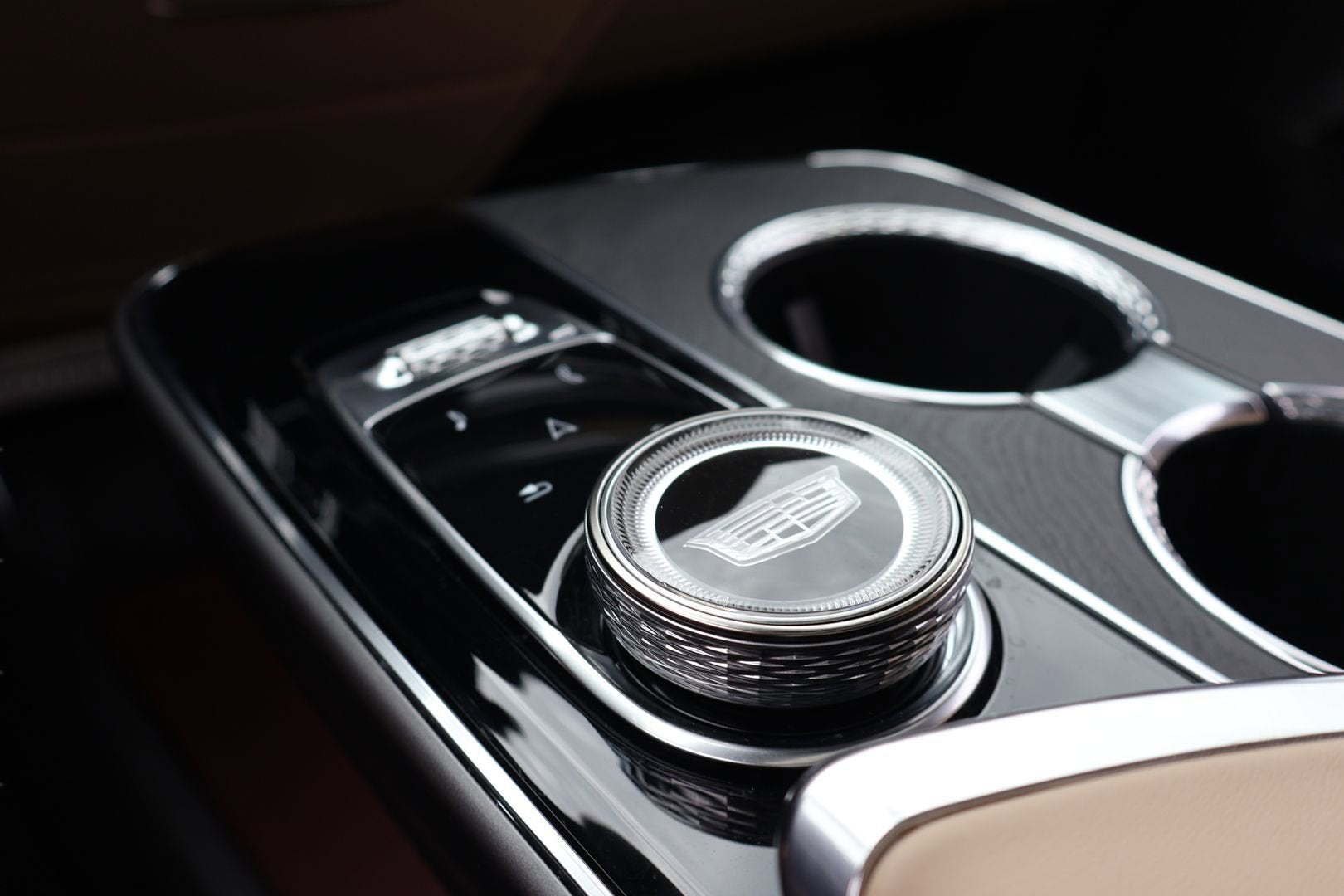 2024 Cadillac LYRIQ Sport 3