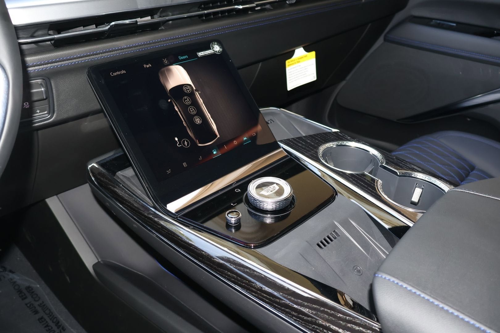 2026 Cadillac ESCALADE IQL Sport