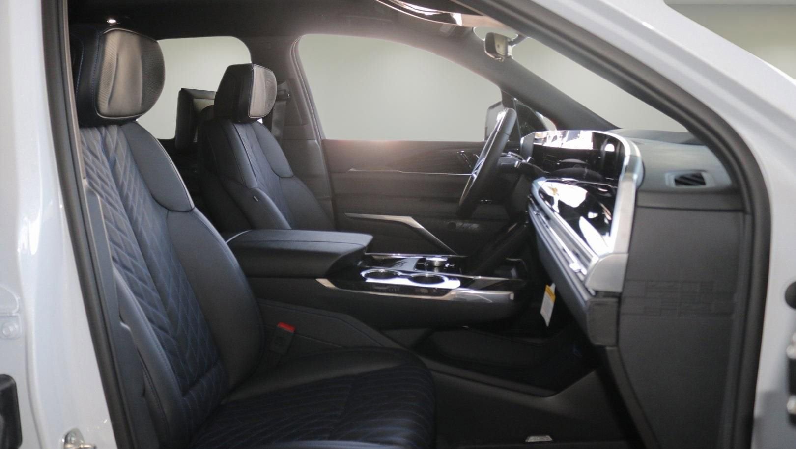 2026 Cadillac ESCALADE IQL Sport