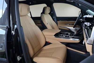 2025 Cadillac ESCALADE IQ Luxury 2