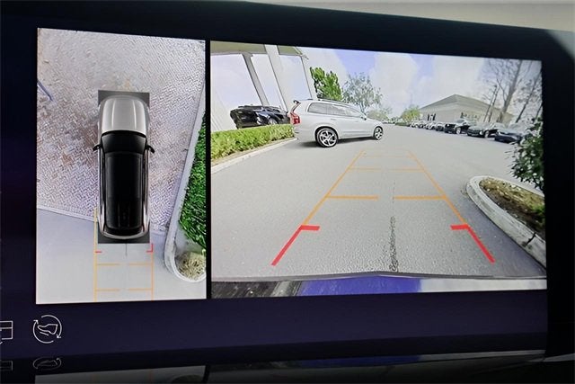 2025 Cadillac ESCALADE IQ Luxury 2