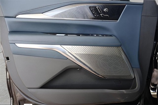 2025 Cadillac ESCALADE IQ Luxury 2