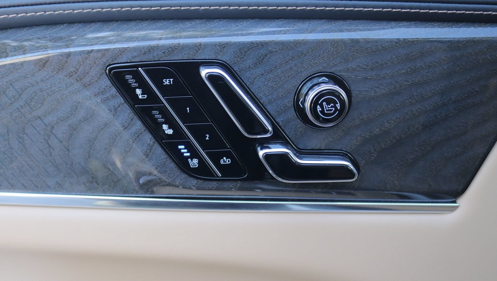 2026 Cadillac ESCALADE IQ Premium Luxury