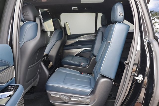 2025 Cadillac ESCALADE IQ Sport 2