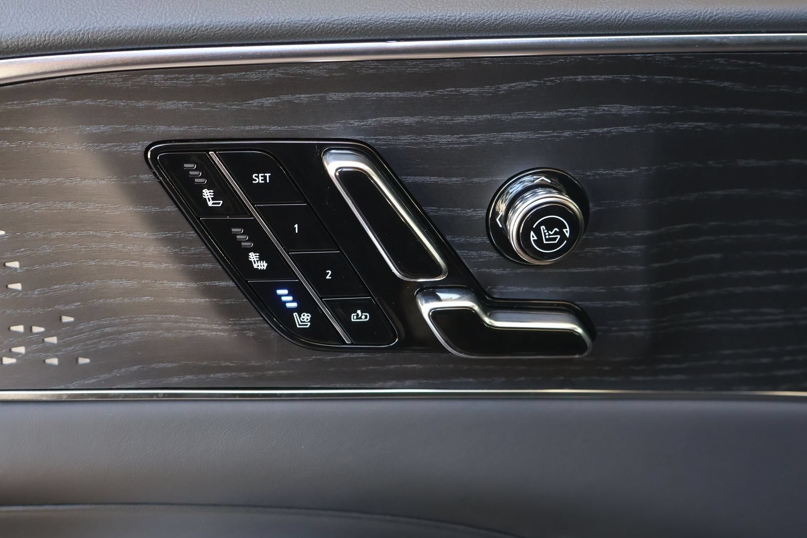 2026 Cadillac LYRIQ V Premium - Photo 11