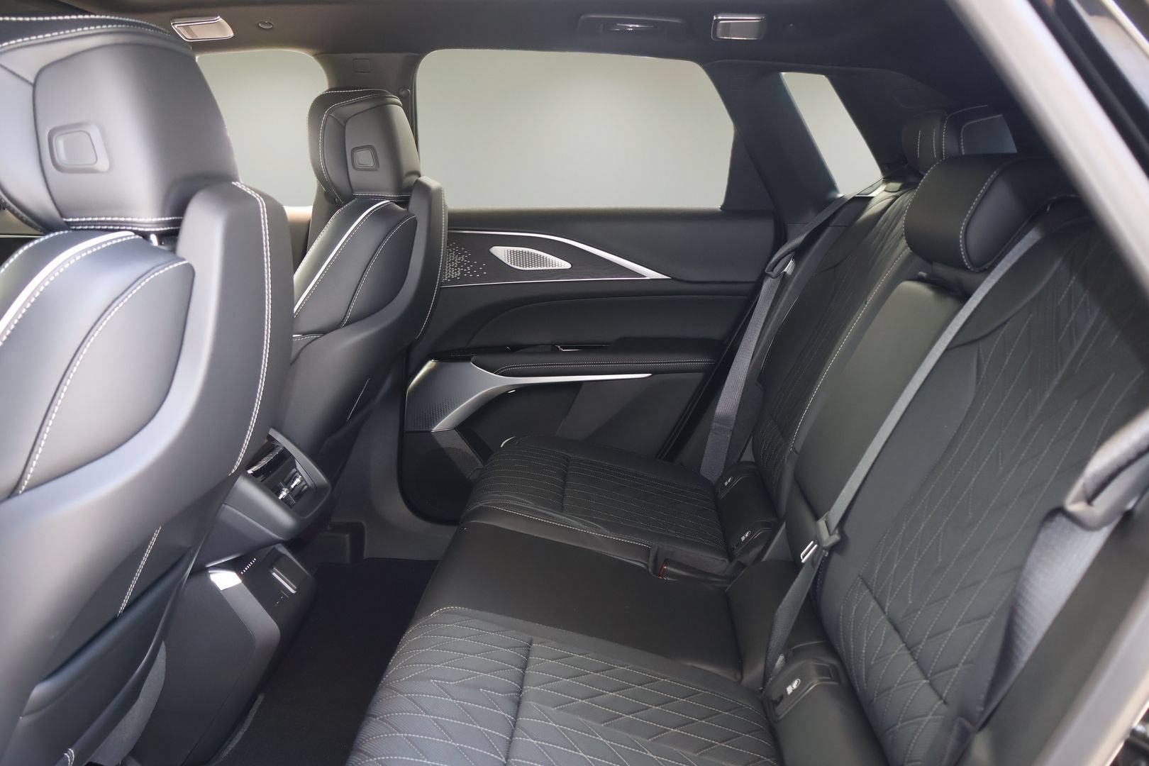 2026 Cadillac LYRIQ V Premium - Photo 13