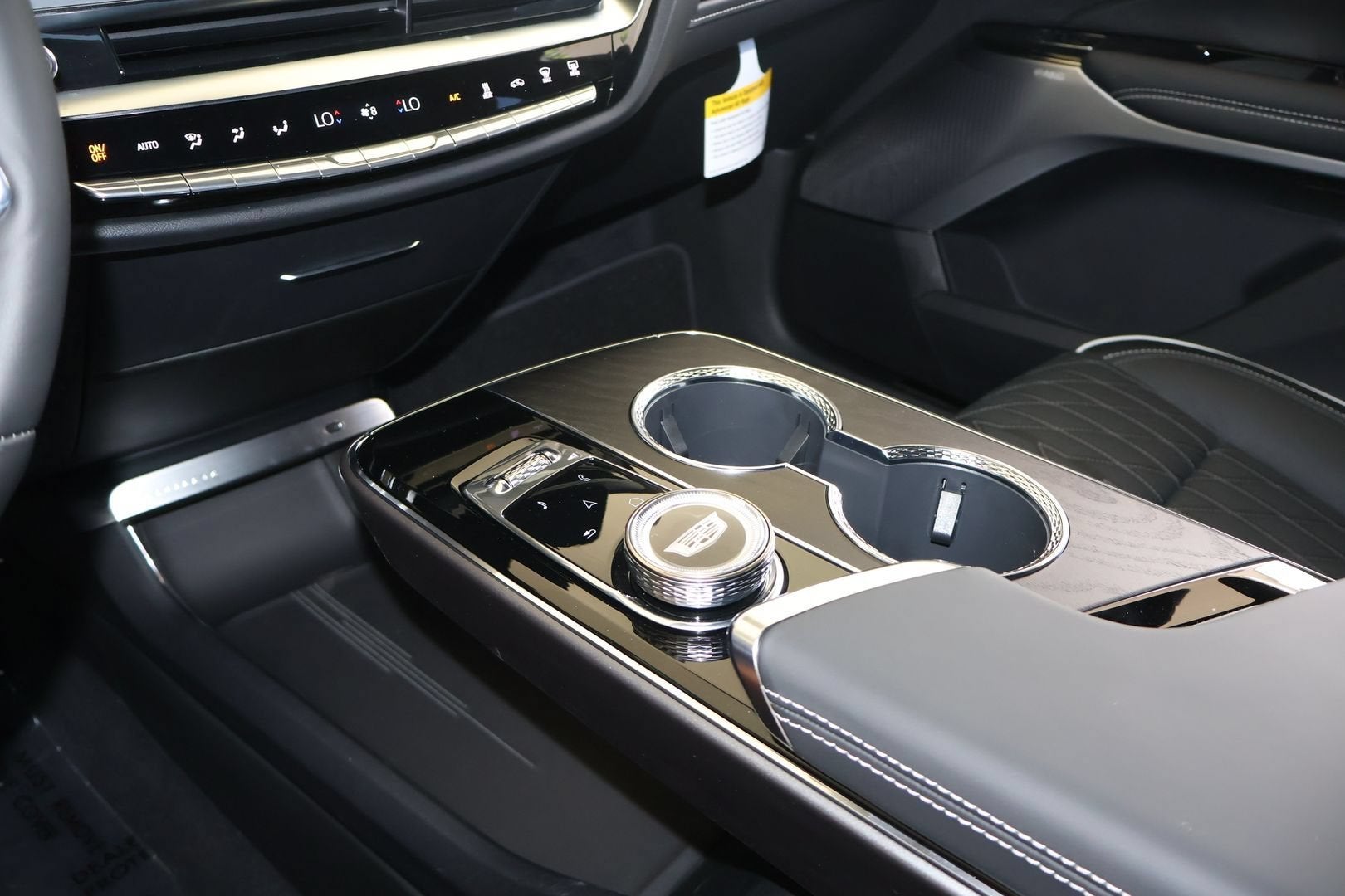2026 Cadillac LYRIQ V Premium - Photo 27