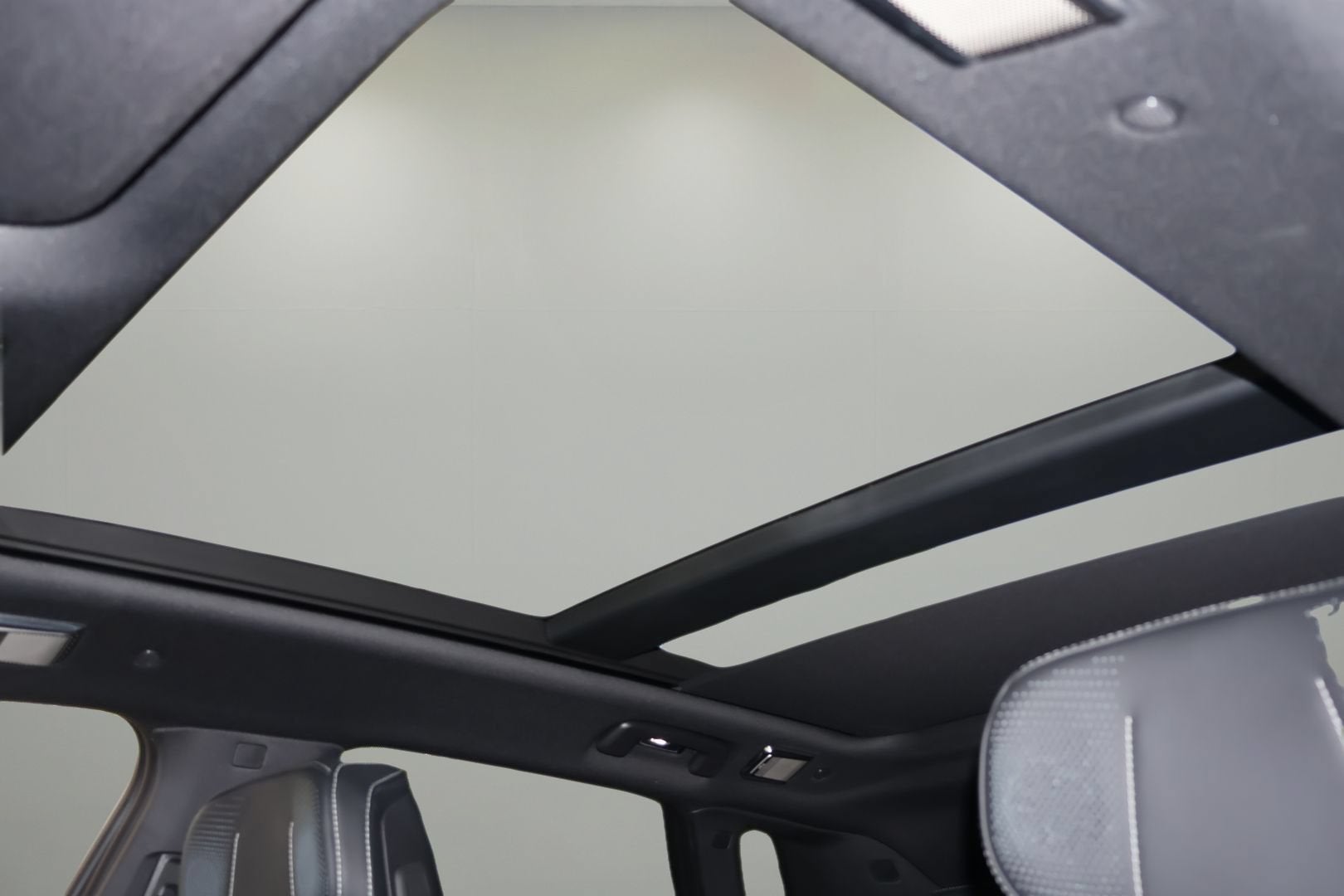 2026 Cadillac LYRIQ V Premium - Photo 28