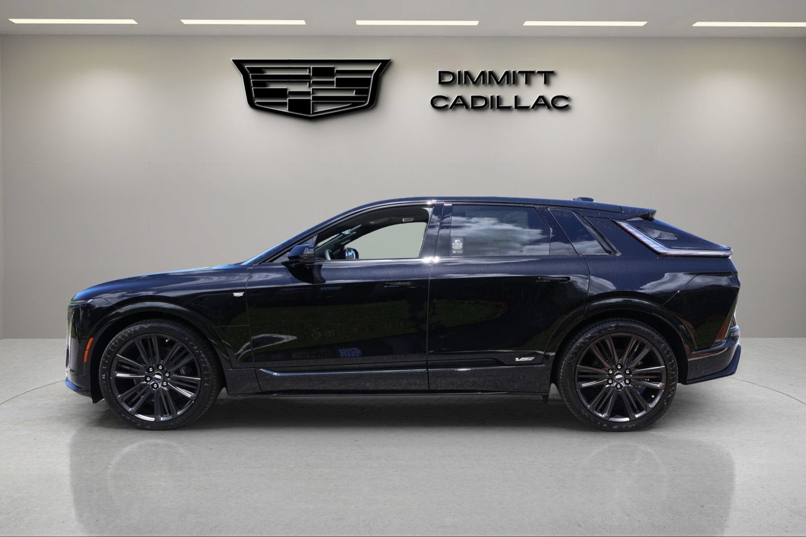 2026 Cadillac LYRIQ V Premium - Photo 8