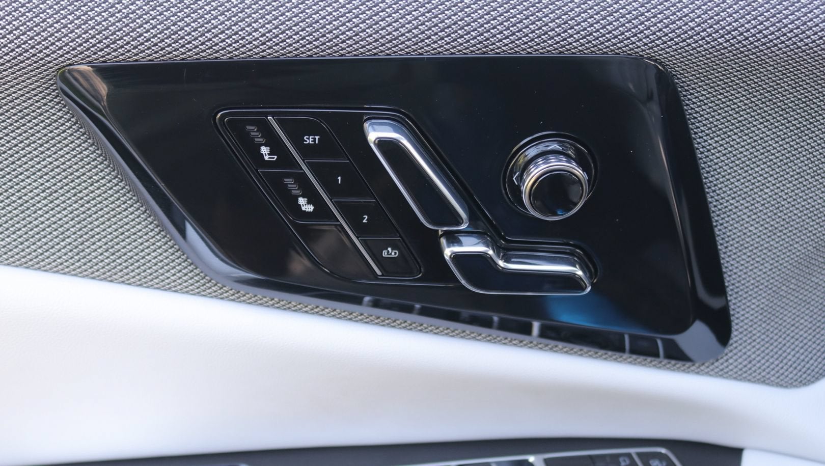 2027 Cadillac OPTIQ Luxury