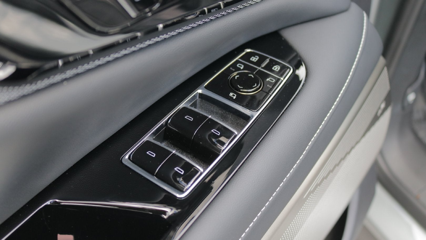 2027 Cadillac OPTIQ Luxury