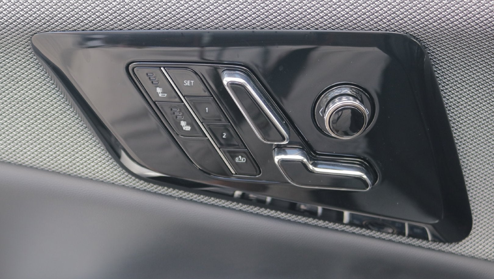 2027 Cadillac OPTIQ Luxury