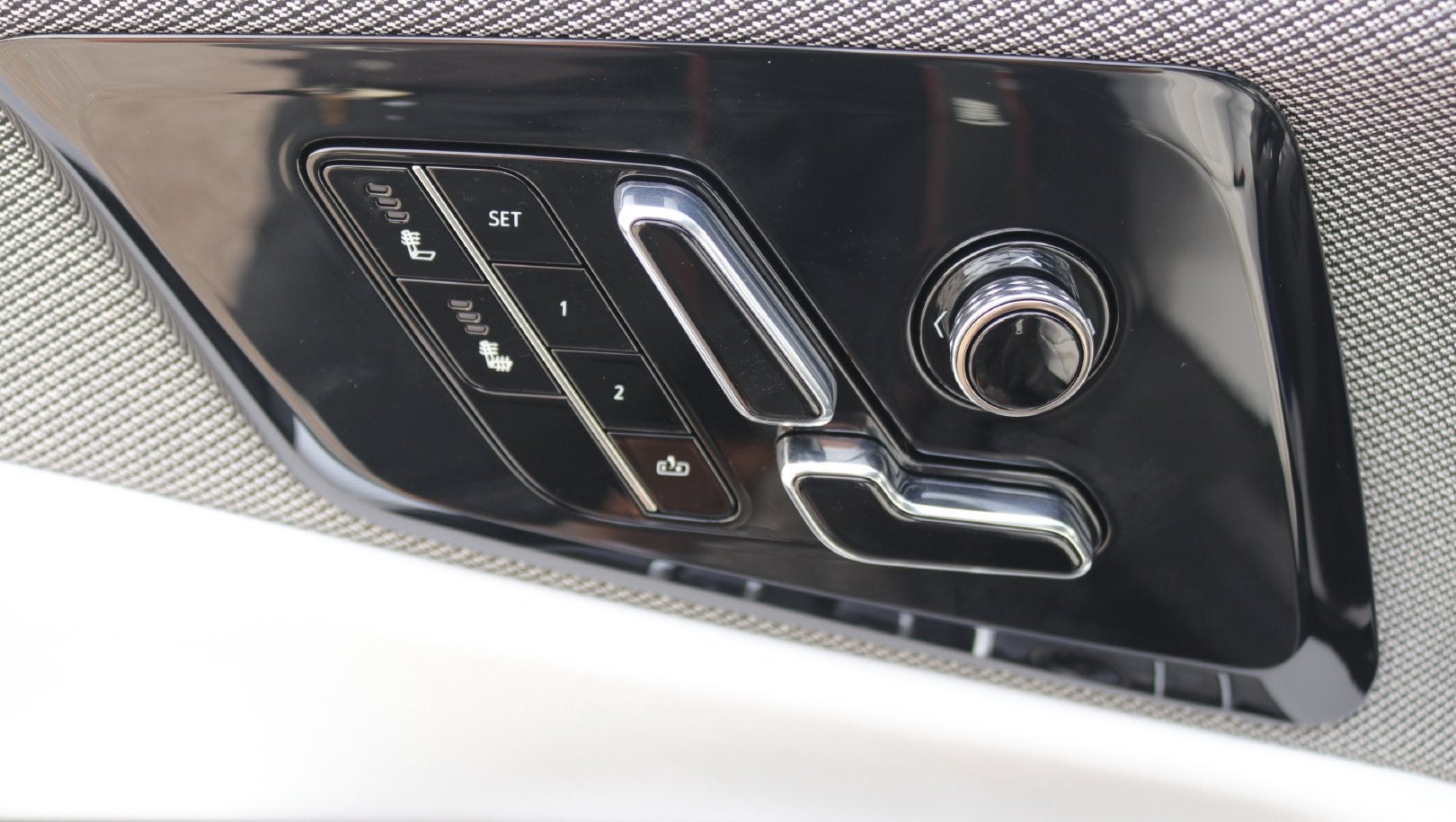 2027 Cadillac OPTIQ Luxury