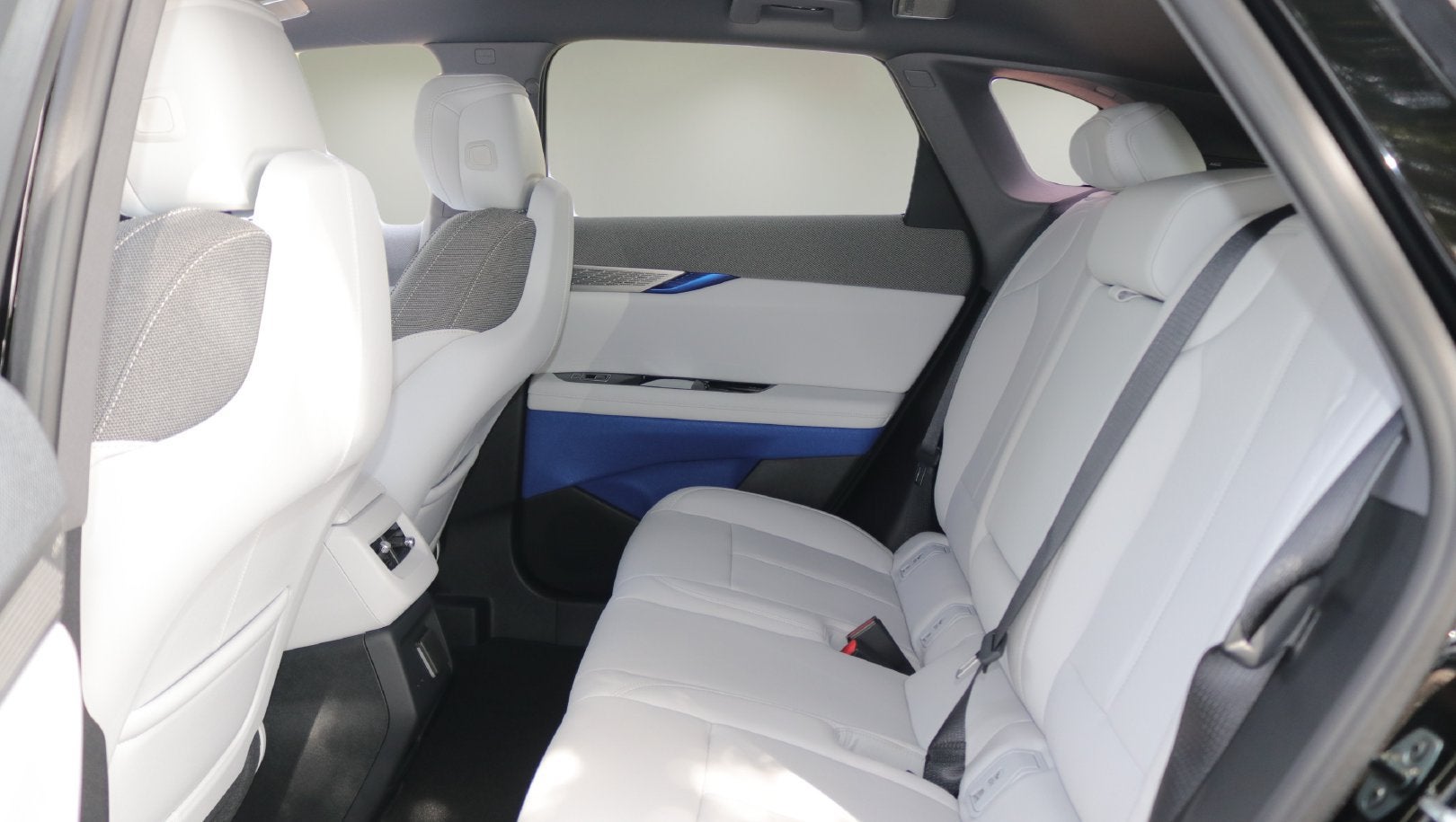 2027 Cadillac OPTIQ Luxury