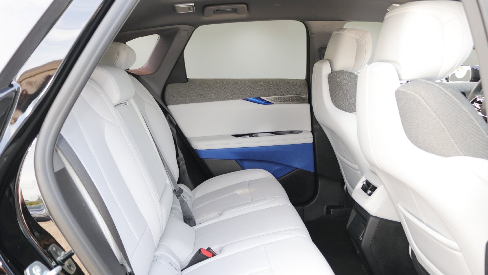2027 Cadillac OPTIQ Luxury