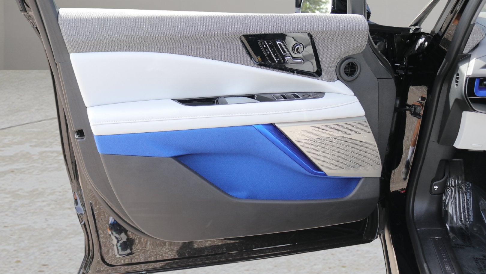 2027 Cadillac OPTIQ Luxury