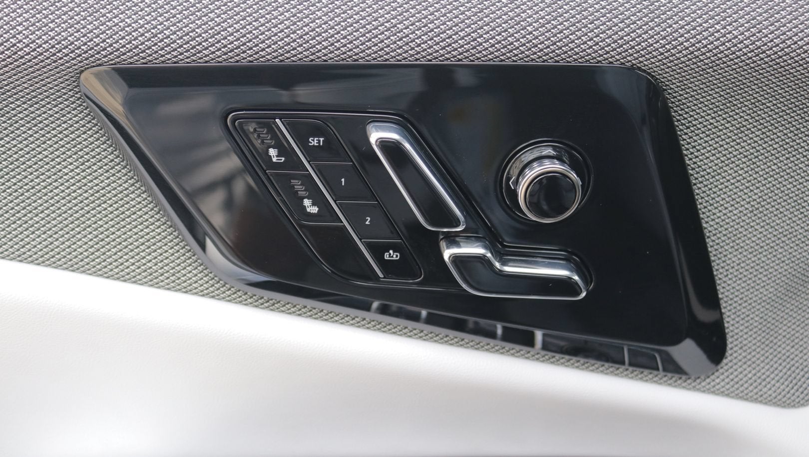 2027 Cadillac OPTIQ Luxury