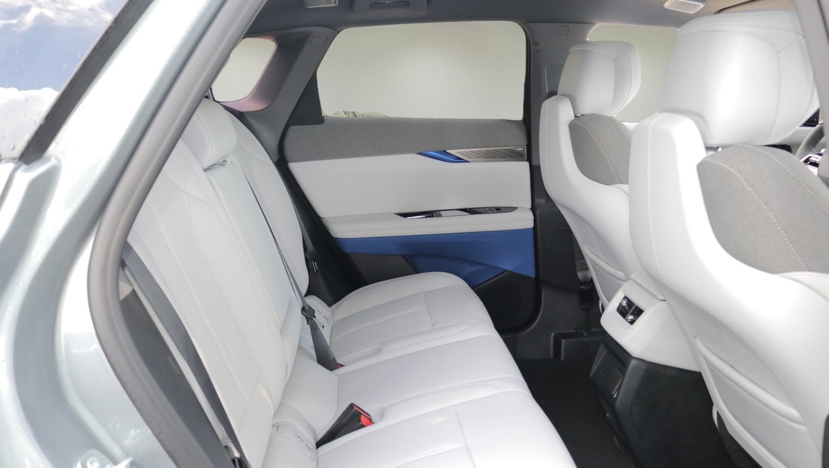 2027 Cadillac OPTIQ Luxury
