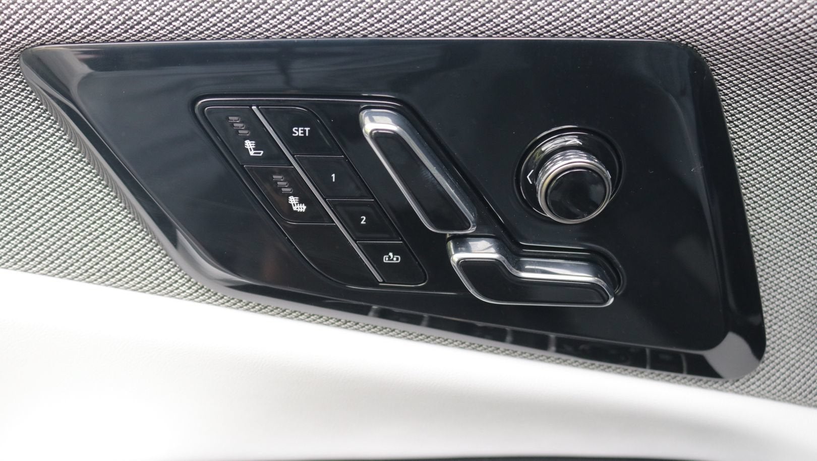 2027 Cadillac OPTIQ Luxury