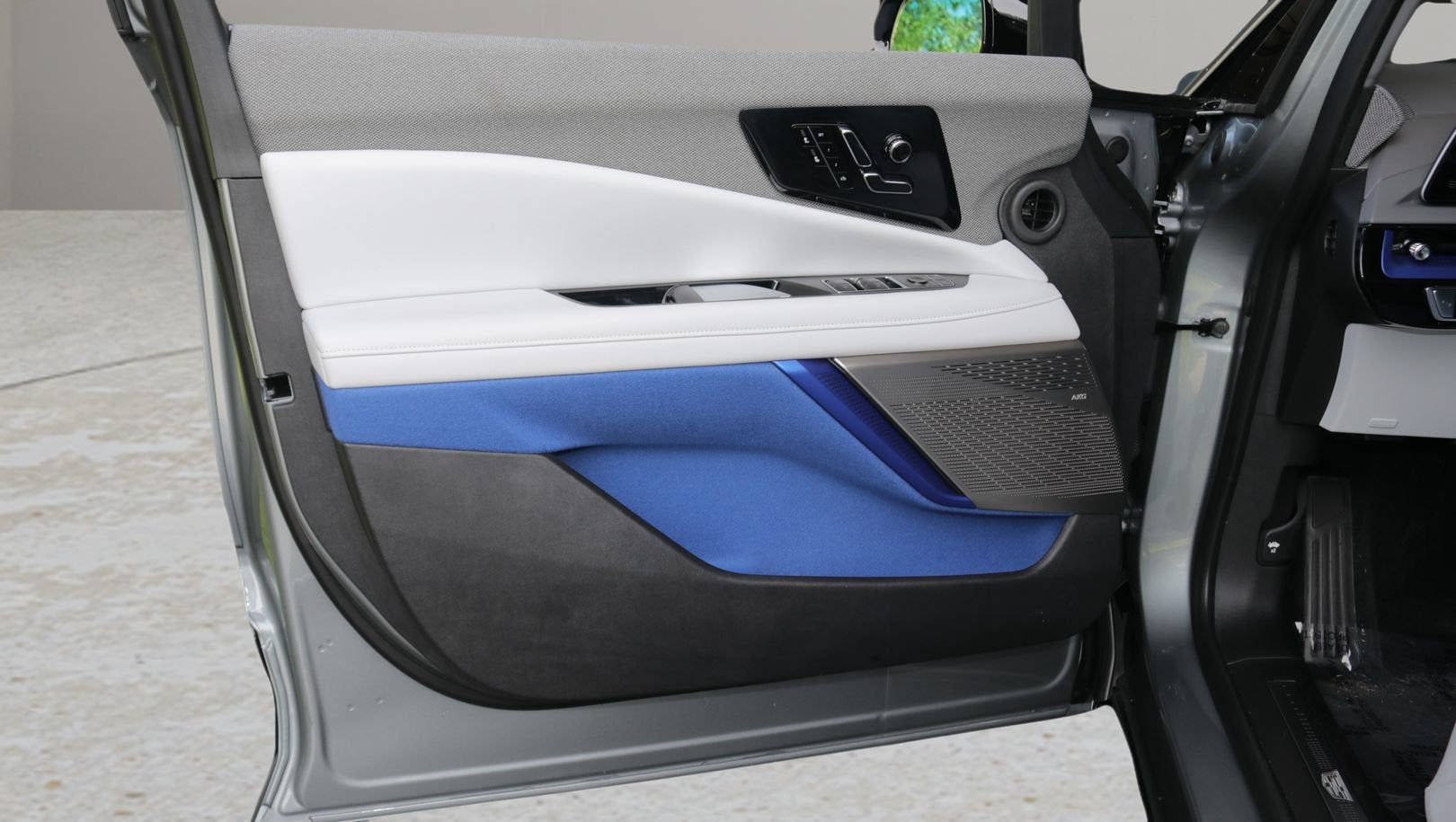 2027 Cadillac OPTIQ Luxury