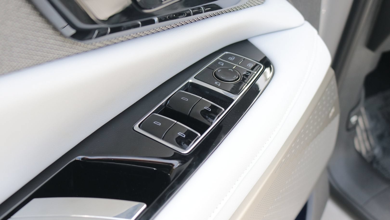 2027 Cadillac OPTIQ Luxury