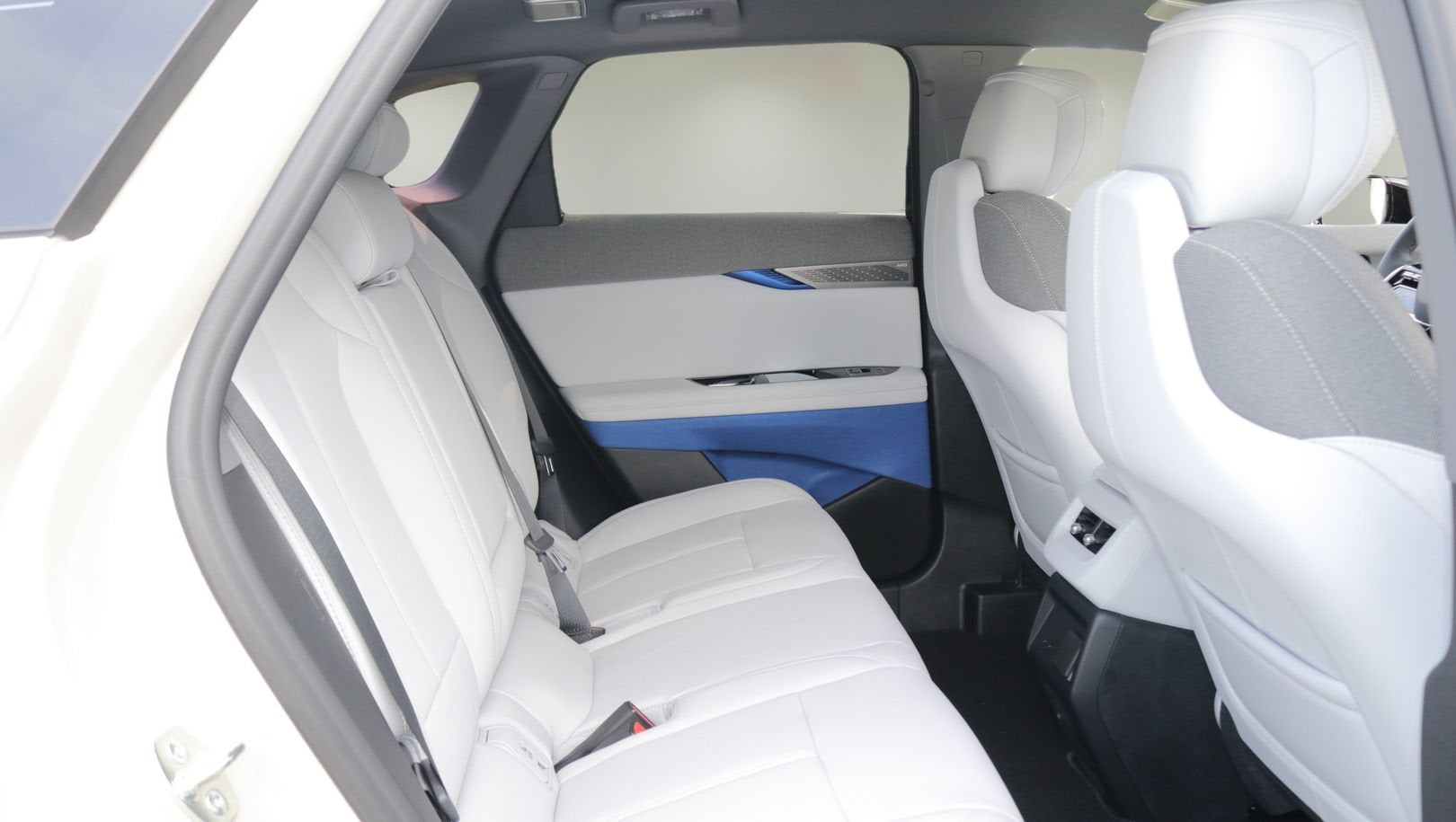 2027 Cadillac OPTIQ Luxury