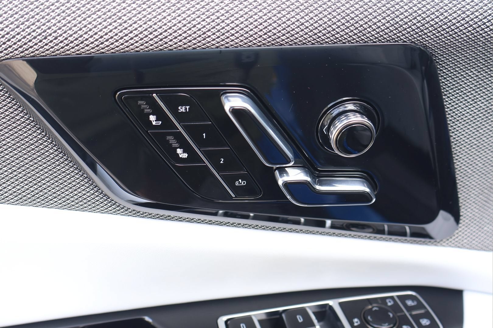 2027 Cadillac OPTIQ Luxury - Photo 11