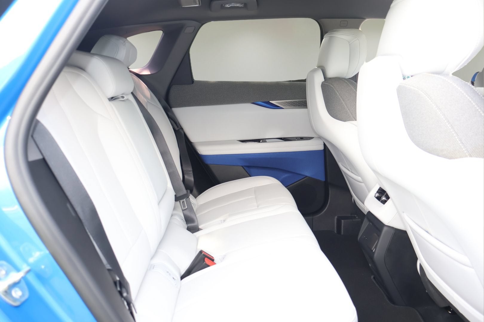 2027 Cadillac OPTIQ Luxury
