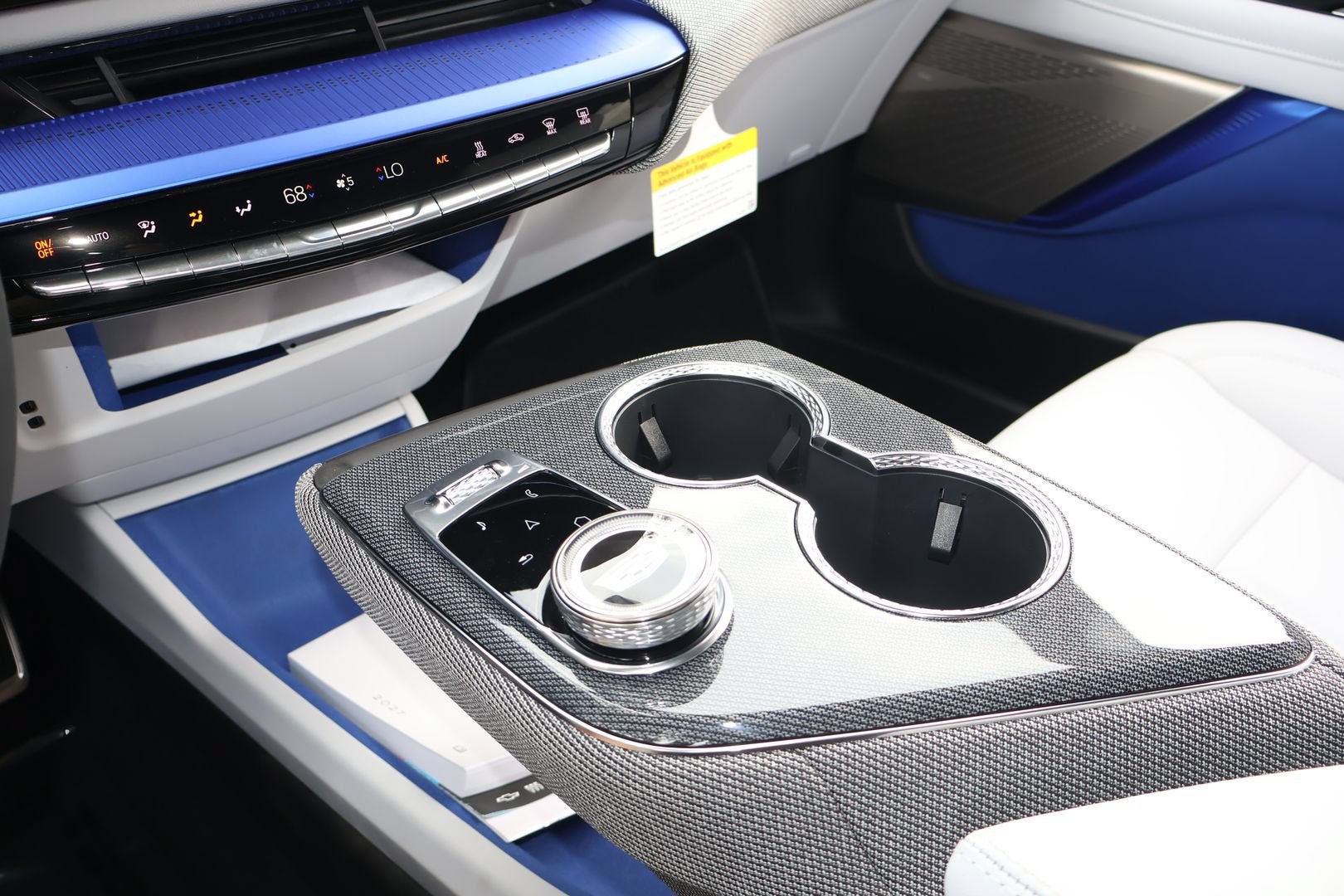 2027 Cadillac OPTIQ Luxury - Photo 25